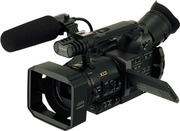 Продам проaессиональную видеокамеру Panasonic AG DVX100BE
